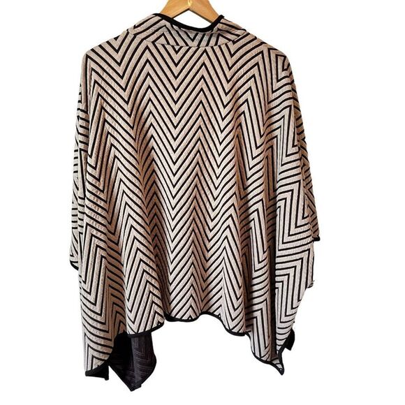 Chico's Travelers Collection Chevron Jacquard Cape - Picture 10 of 12